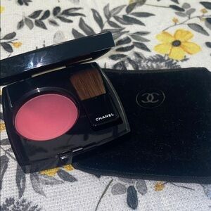 CHANEL Vibrant Pink Blush with Brush